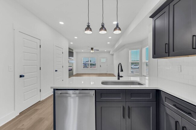 Building Photo - 358 Front Rdg Cir