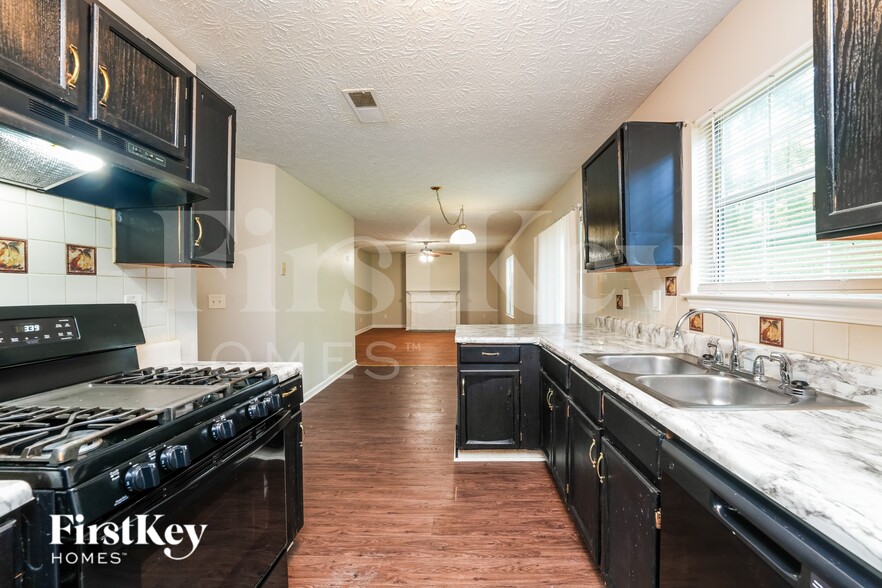 Building Photo - 7166 Stonebrook Ln