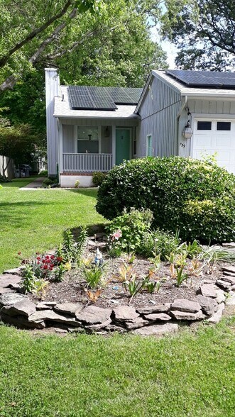 Building Photo - 759 Trenton Ave