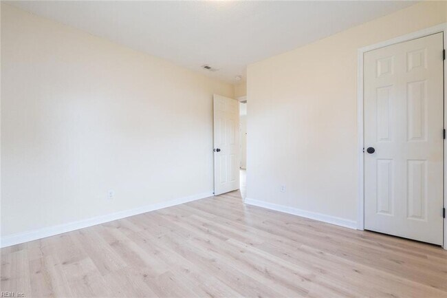 Building Photo - 3528 Chester St