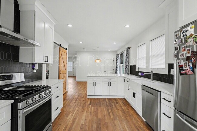 Building Photo - 1326 Blvd Lorraine SW