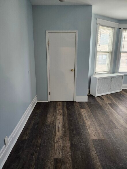 Building Photo - 70 Valentine St