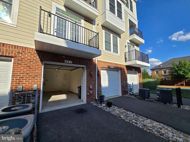 Building Photo - 487 Kornblau Terrace SE