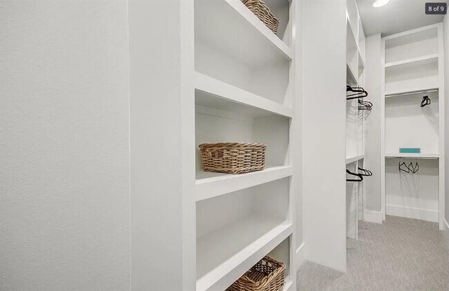 Building Photo - 5713 Larkin St