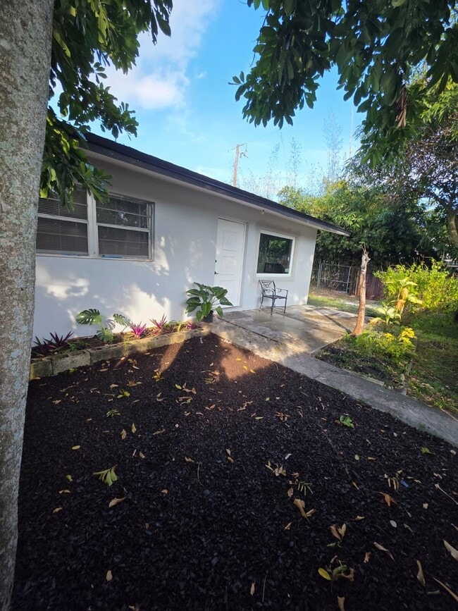 Building Photo - 3386 Rudolph Rd