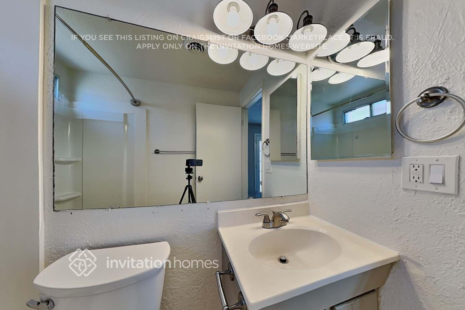 Building Photo - 5523 W Mission Ln