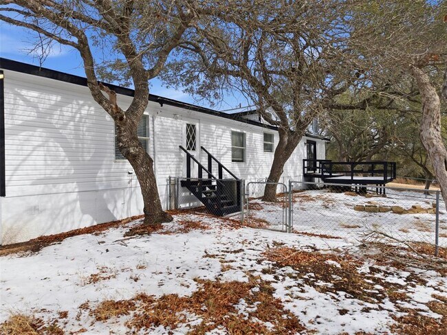 Building Photo - 931 Sycamore Creek Dr