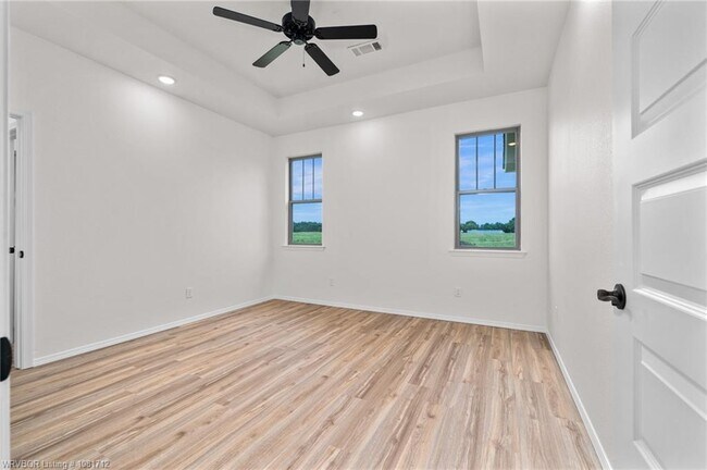 Building Photo - 105 Countryside Wy