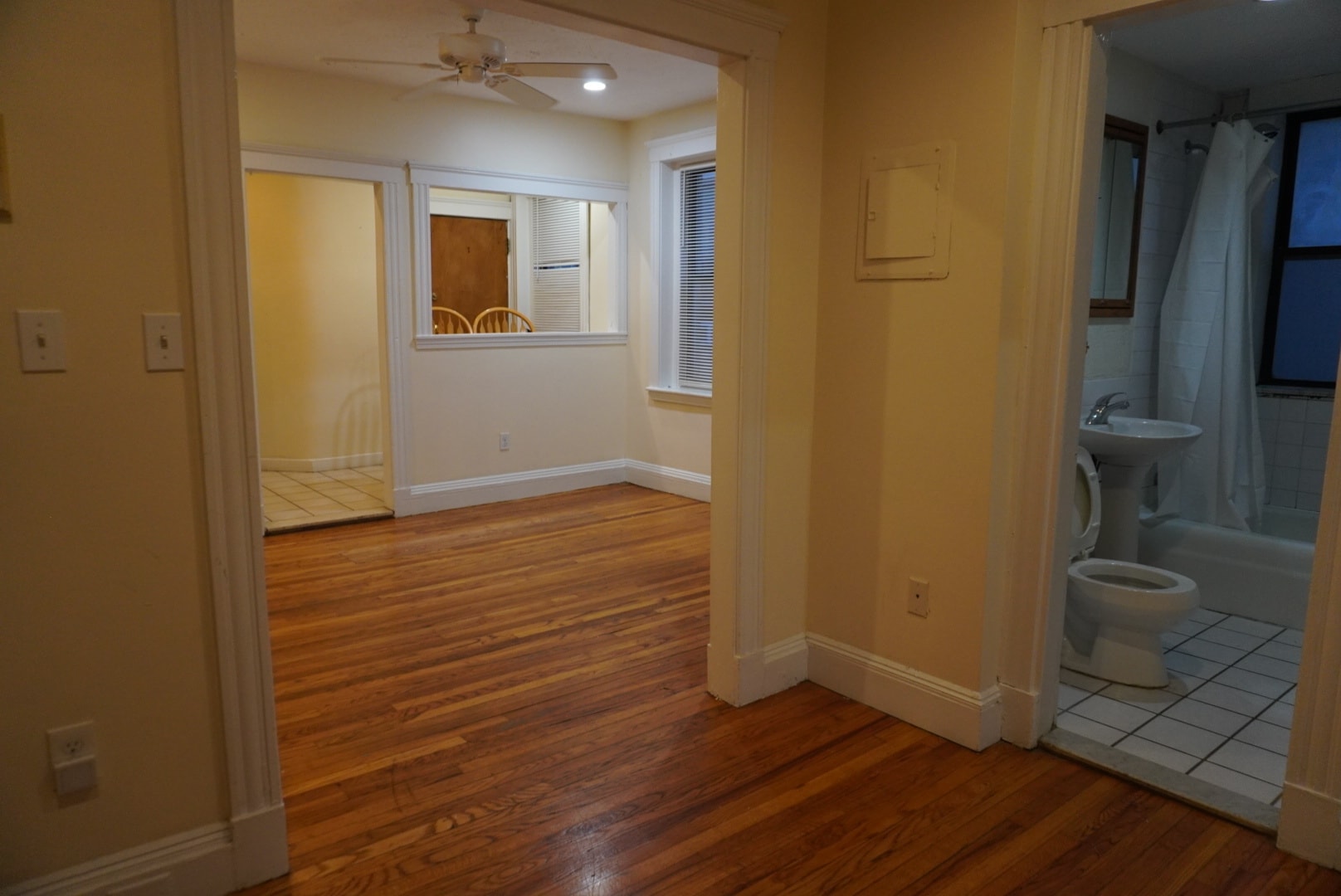 Building Photo - 244 Kelton St