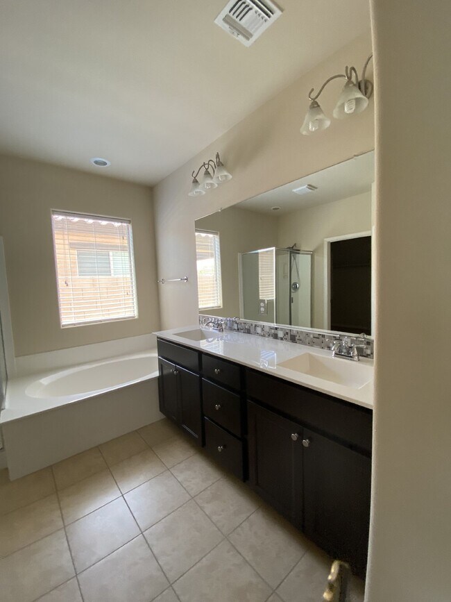 Building Photo - 3533 S Washington St