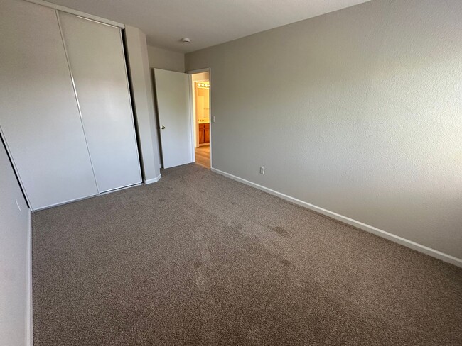 Building Photo - Beautiful 3 Bedroom, 2.5 Bath Antioch Home