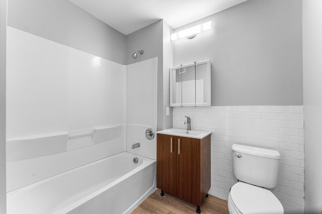 Building Photo - 18 Canfield St