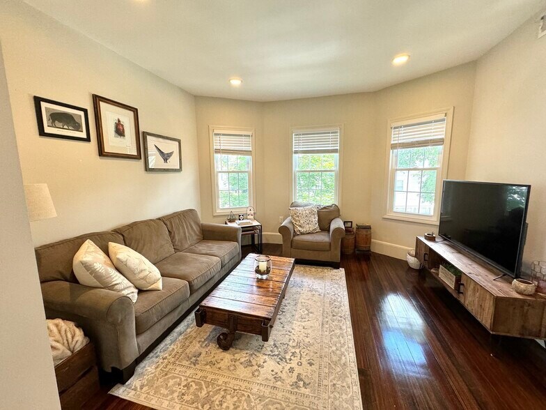 Building Photo - 26 Bradfield Ave
