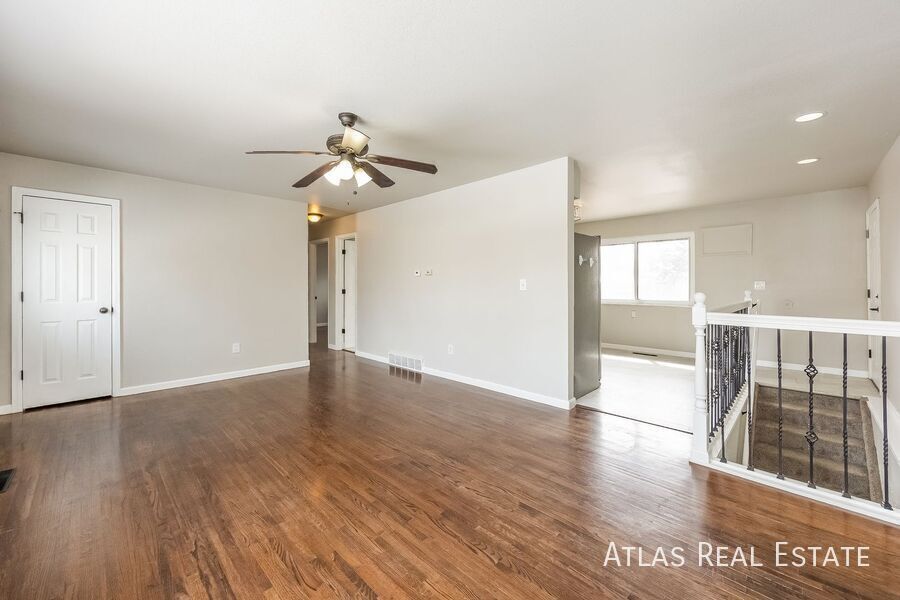 Building Photo - 2311 Sonoma Dr