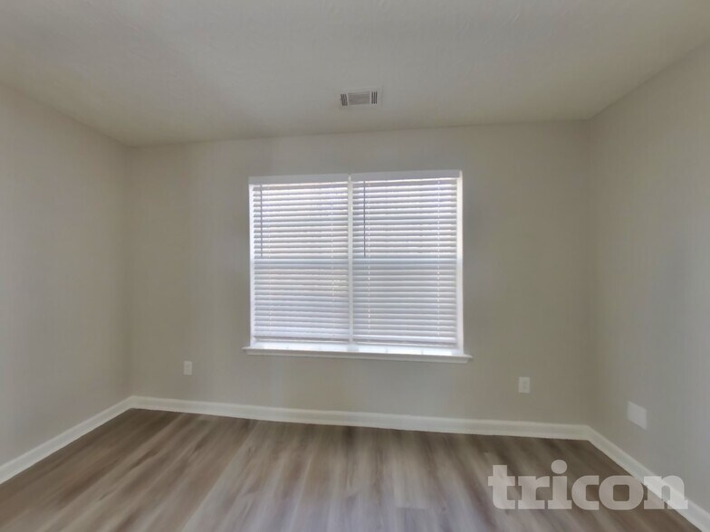 Building Photo - 1270 St Francis Ct