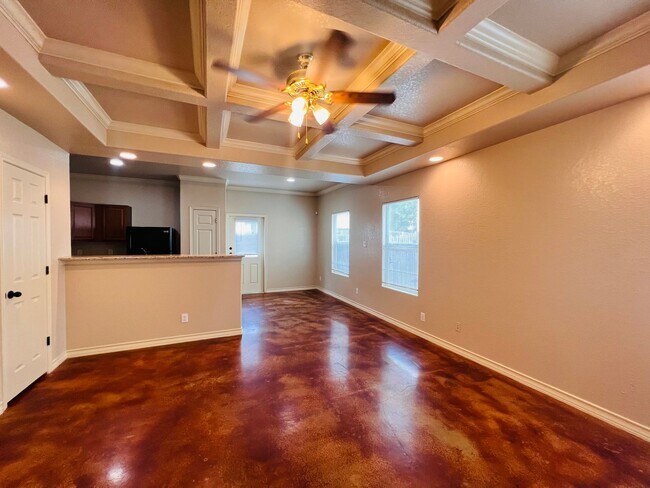 Building Photo - 5105 Flipper Dr