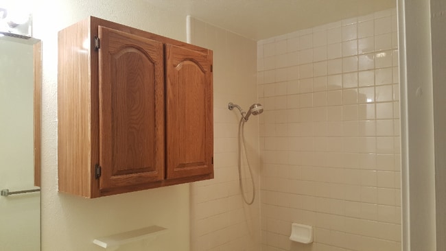 Building Photo - 9716 Summerwood Cir
