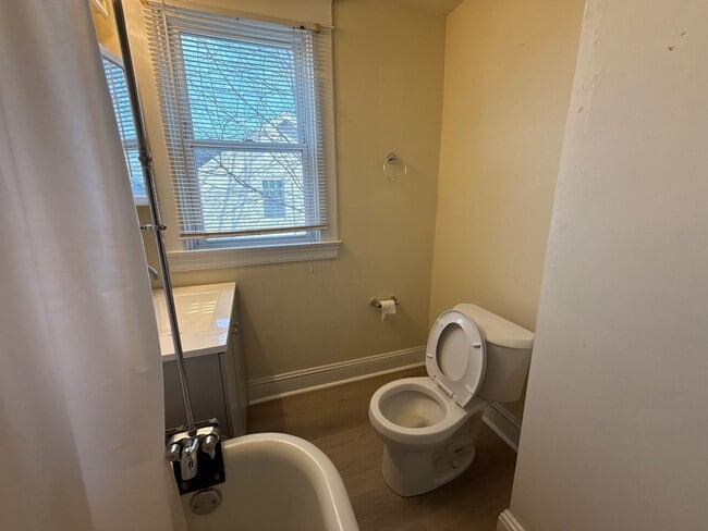 Building Photo - 6512 Cleveland Ave