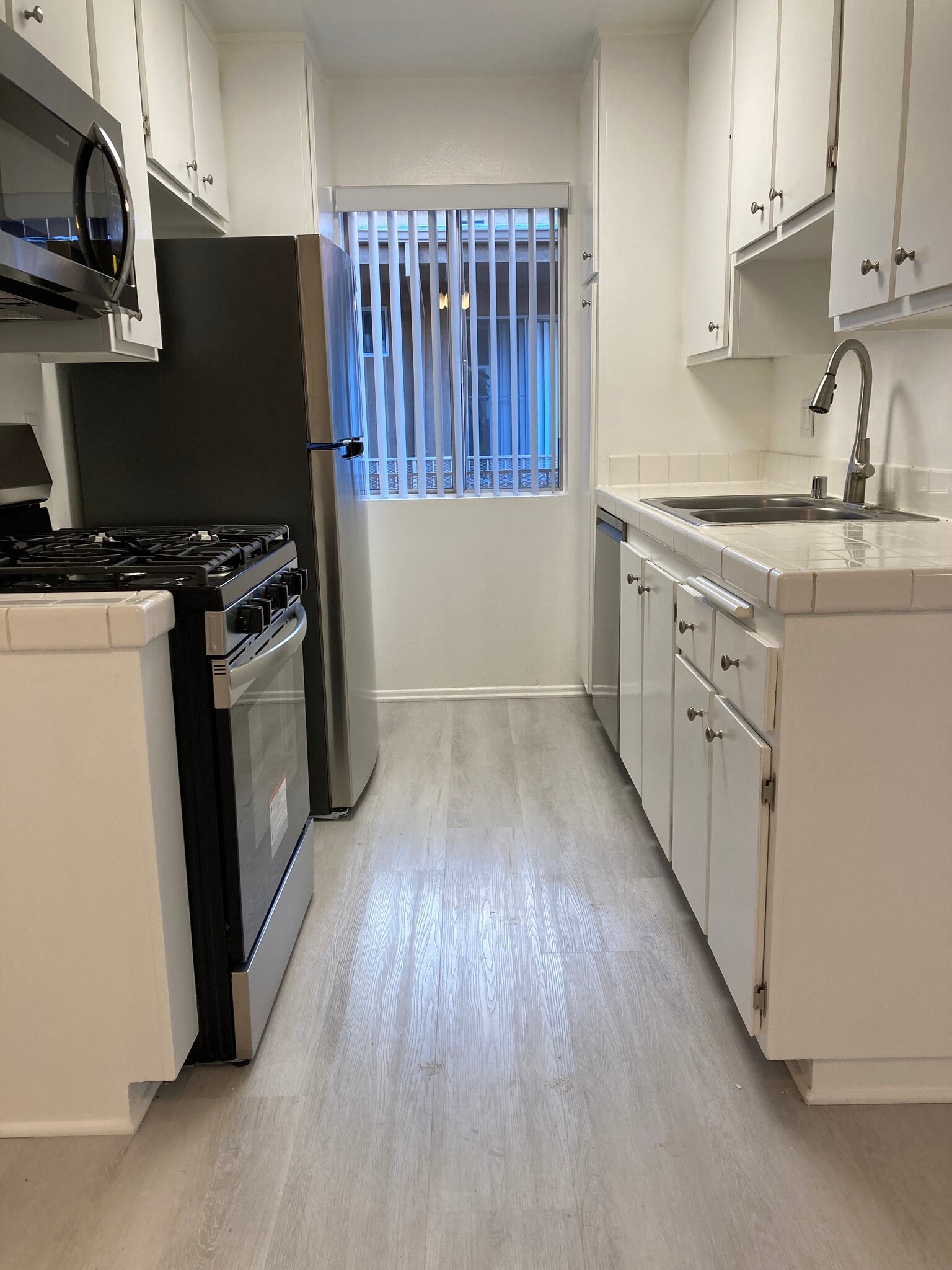 New Stainless Kitchen Appliances - 1236 Amherst Ave