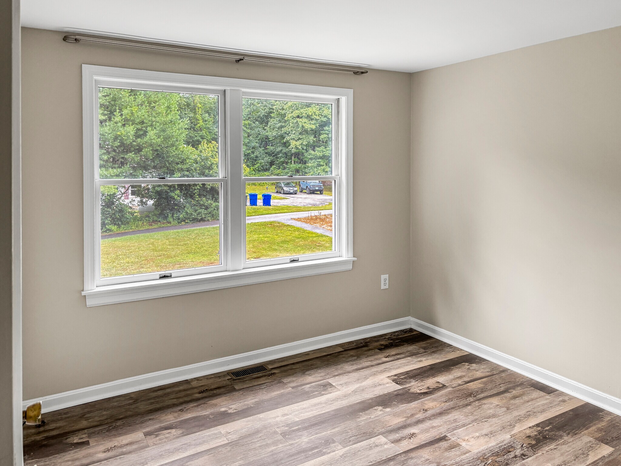 Building Photo - 129 Dracut Rd