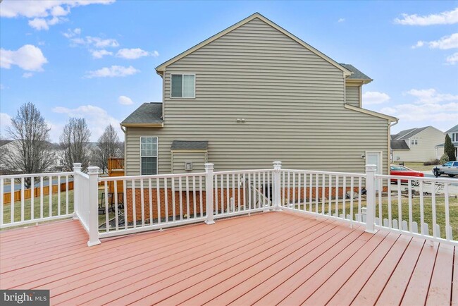 Building Photo - 301 Fontana Cir