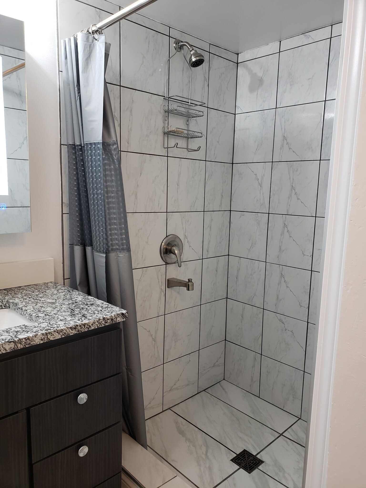 Shower - 619 N Genesee St