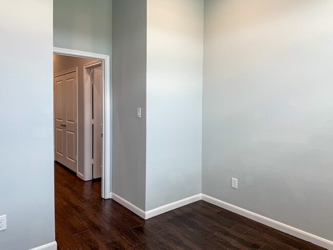 Building Photo - 4939 Ambient Dr