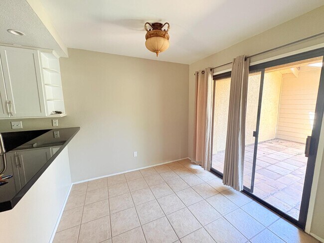 Building Photo - 10381 Crosscreek Terrace