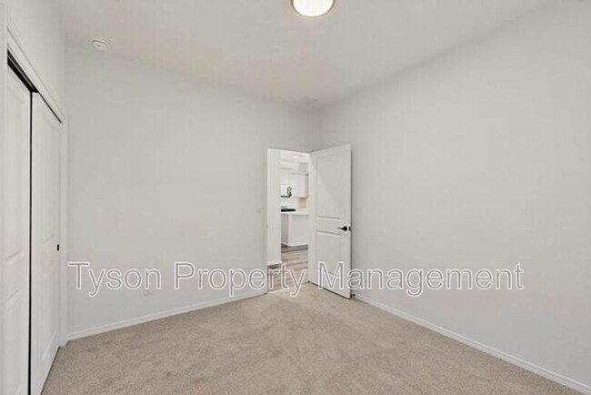 Building Photo - 6618 Sydney Drive NE