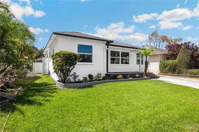 Building Photo - 6112 Freckles Rd
