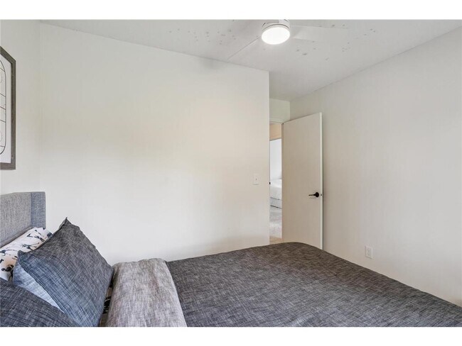 Building Photo - 10144 67th Ln N