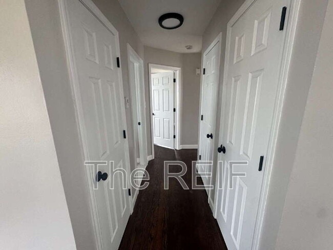 Building Photo - 3324 Greenfield Rd