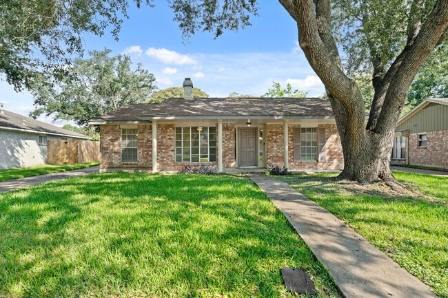 Primary Photo - 13542 Wimbledon Dr