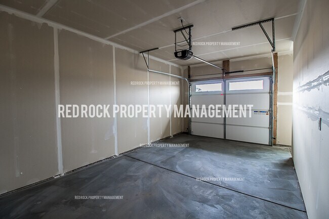 Building Photo - 319 S Woodlawn Rd