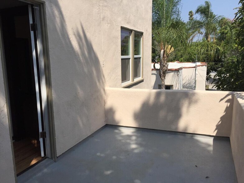 Building Photo - 1601 N Harvard Blvd