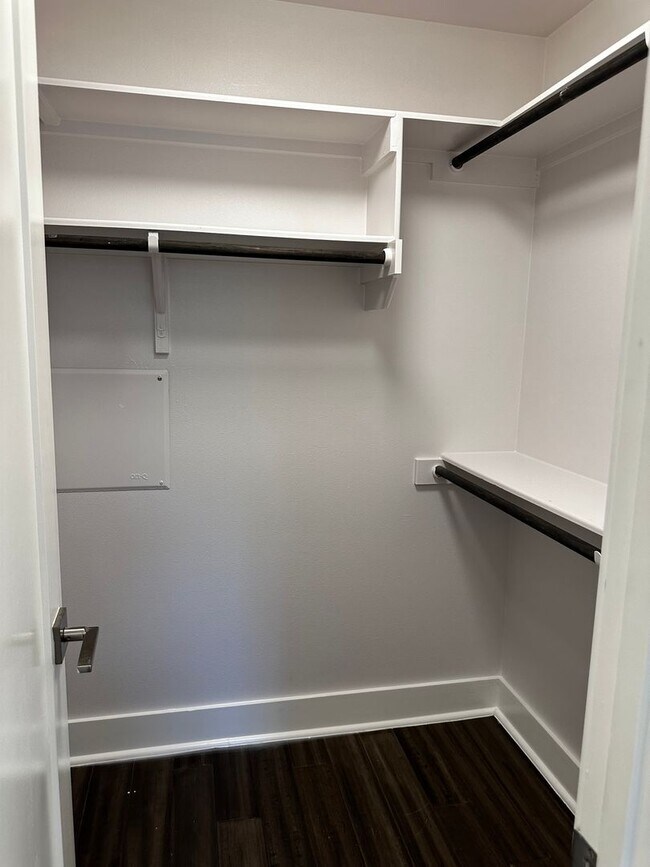 Building Photo - TX-AUS-113DEN