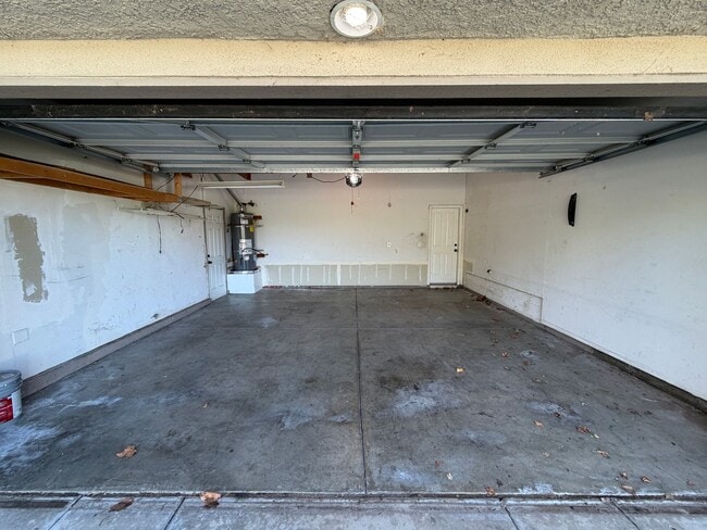 Building Photo - Large Home on Corner Lot