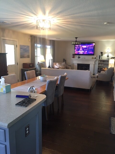 Family Room / kitchen / Dining - 3809 Willie Mays Ln