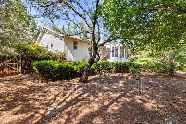 Building Photo - 10305 E Oak Creek Valley Dr