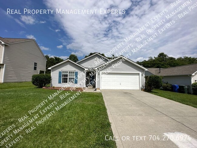 Building Photo - Gorgeous 3 BR/ 2 BA Ranch in Mooresville!