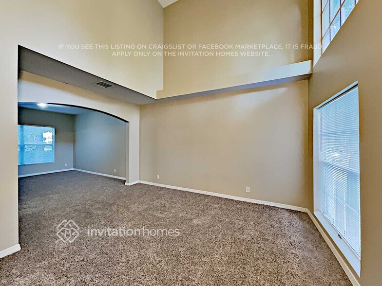Building Photo - 3811 Jasmine Ln