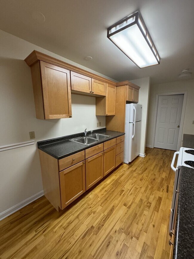 Building Photo - 31 Sumner Ln