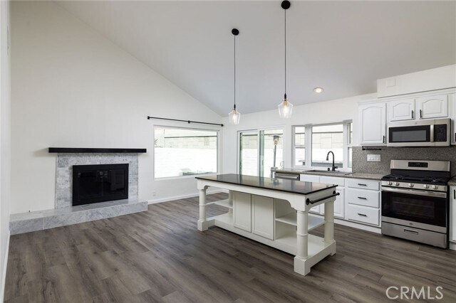 Building Photo - 24871 Overland Dr