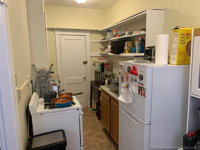 Building Photo - 65 Wood Ave