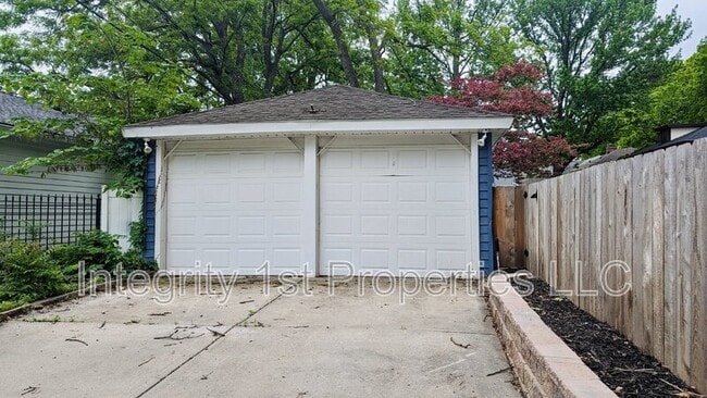 Building Photo - 7301 Summit St