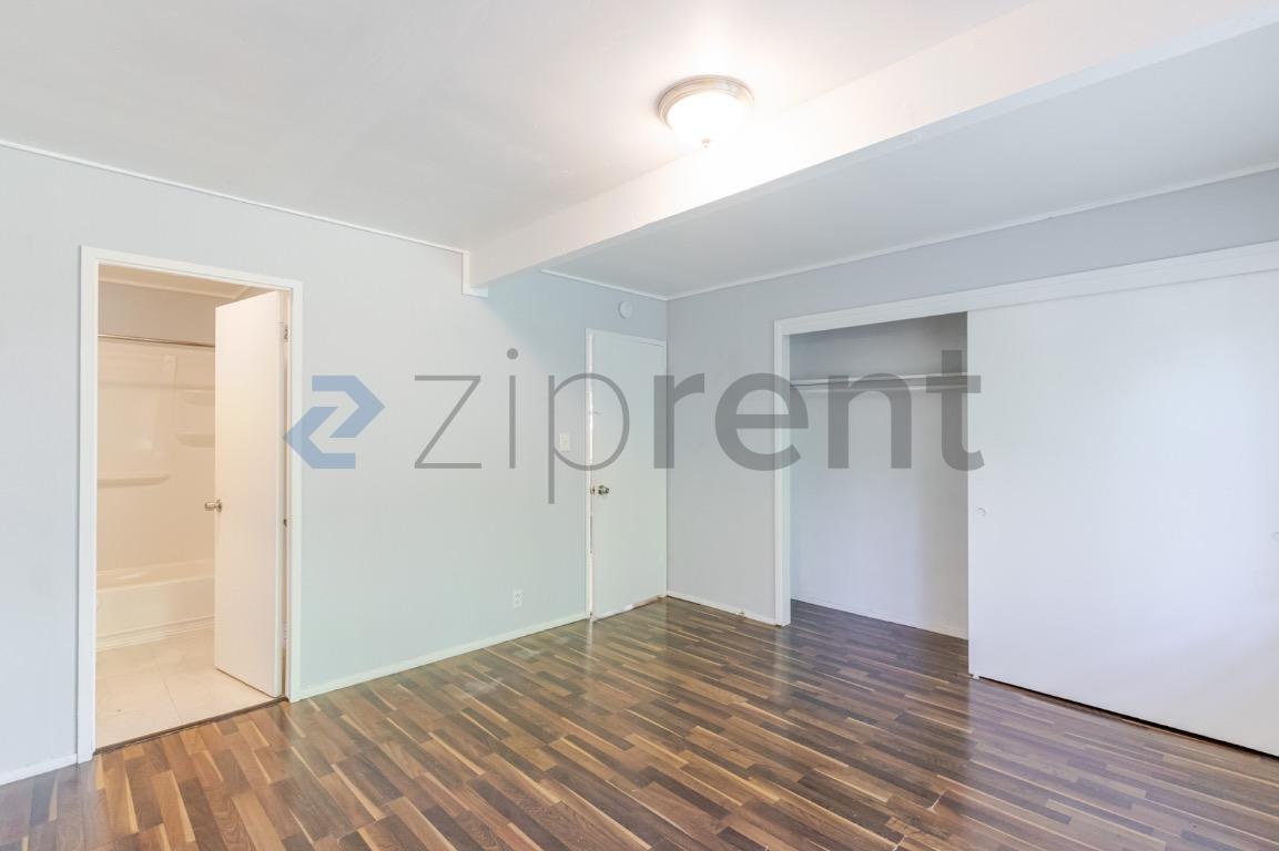 Building Photo - Unit