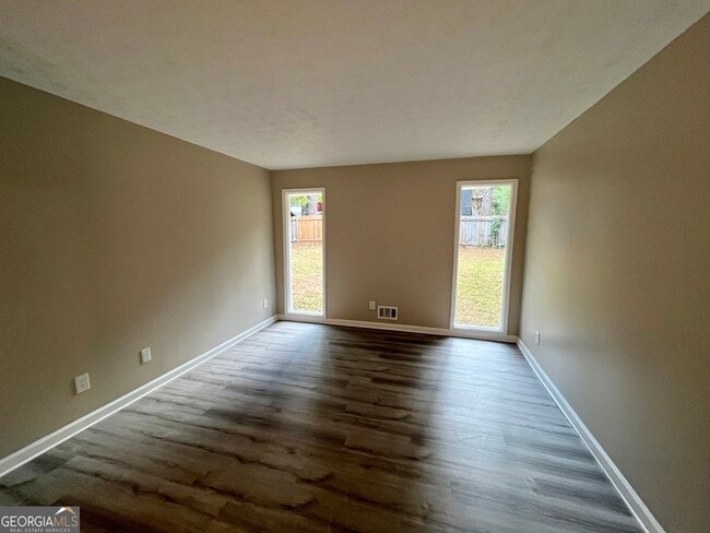 Building Photo - 963 Willow Run