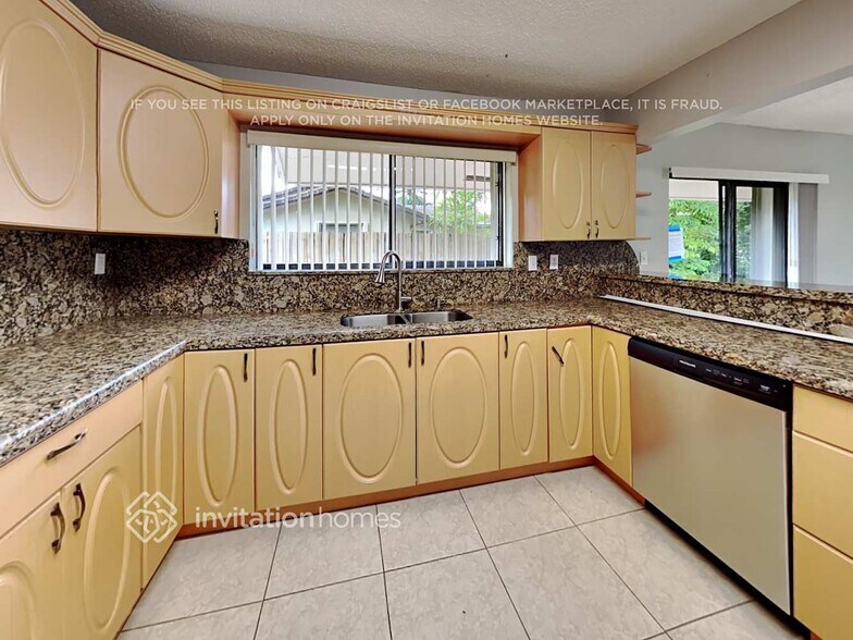 Building Photo - 11295 SW 55th Pl