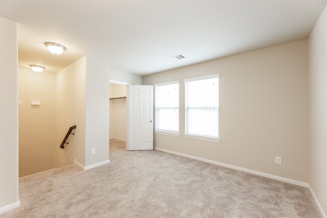 Building Photo - 16915 Sedum Grn