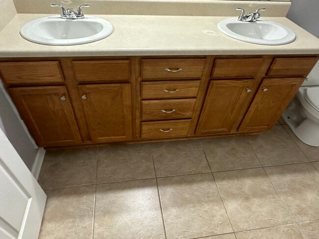 Building Photo - 22 Sir Lancelot Way